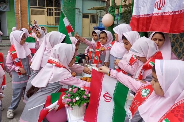 جشن نیمه شعبان و فجر با شور پیشتازان در مدرسه شهید جواد سرافراز