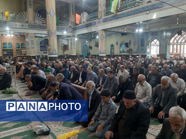 نماز عبادی سیاسی جمعه با حضور پرشور عموم مردم شهرستان ورامین