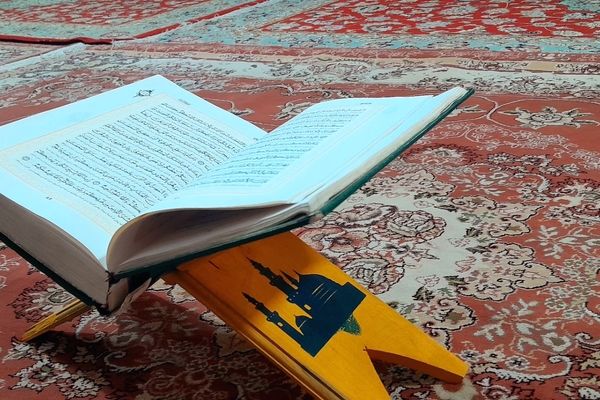 اعتکاف غوطه ور شدن در دریای روشن امید