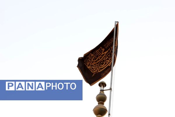 آیین مذهبی تعویض پرچم گنبد حرم مطهر حضرت سلطانعلی ابن امام محمد باقر(ع)