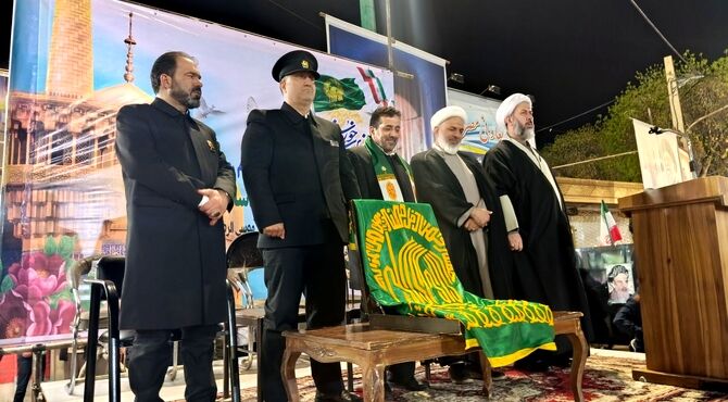 جشن ولادت امام رضا(ع) در اسکو با حضور خادمان حرم رضوی و پرچم متبرک


