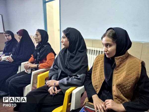 پذیرش رؤسای شورای دانش‌آموزی انتخابات استانی دختران در فارس