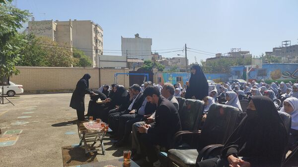 آیین نواختن زنگ مهر، ایثار و شهادت در دبستان شاهد حاج تقی آقا بزرگ ناحیه یک مشهد 
