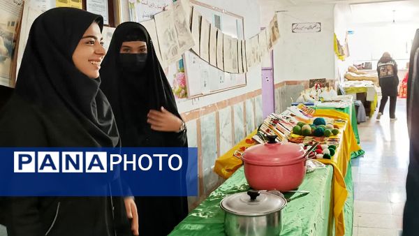 نمایشگاه دست‌سازه‌ها و غذاهای محلی دانش‌آموزان مارگون