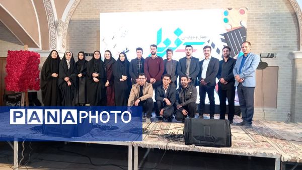  نمایشگاه آثار هنری دانش‌آموزان ناحیه یک یزد در جشنواره «فردا»