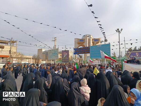 اجتماع «بیعت» فرهنگیان و دانش‌آموزان جعفرآباد با رهبر جدید انقلاب 