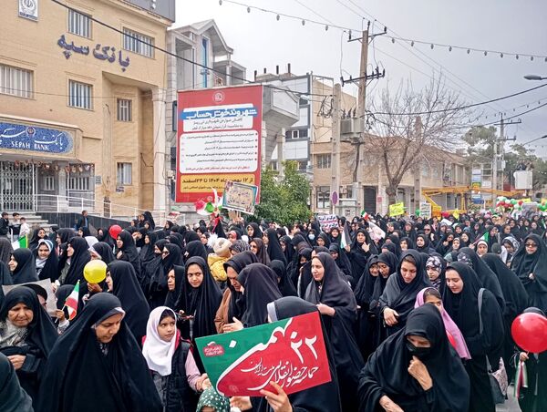 اقتدار کودکان نی‌ریزی در حماسه 22 بهمن