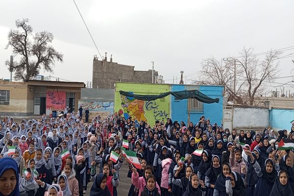 اجتماع مردم بصیر و انقلابی نیشابور در آغاز دهه فجر