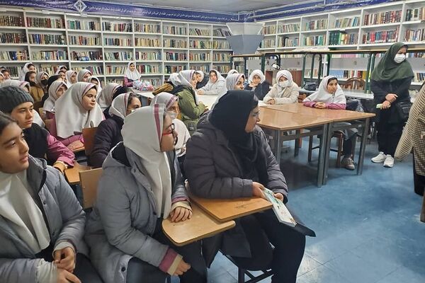 حضور دانش‌آموزان دبستان طواف و معماریان و شاهد ام البنین (س) در اردوی پژوهش سرای بصیرت ناحیه دو شهرری 
