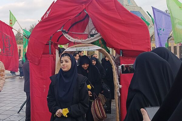 بدرقه کاروان راهیان نور دانش‌آموزان دختران شهرری