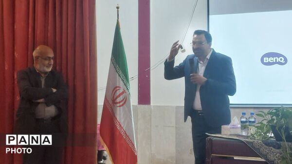 برگزاری دوره توانمندسازی مدیران مدارس شهرستان ساوجبلاغ 