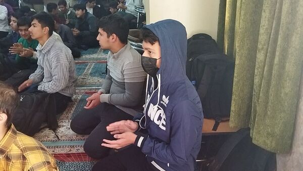 جشن میلاد حضرت زینب (س) و قرائت زیارت عاشورا در دبیرستان شاهد ابوذر غفاری نیشابور 