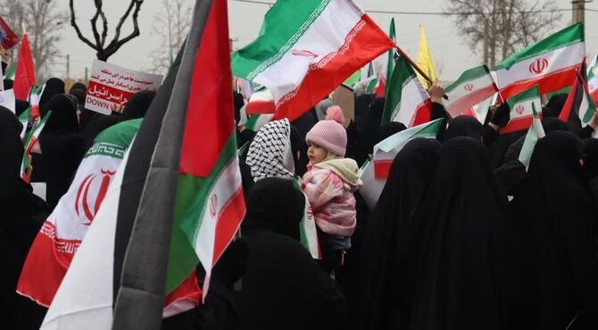 حضور پرشور مردم مقاوم کرج در راهپیمایی علیه رژیم کودک‌کوش اسرائیل