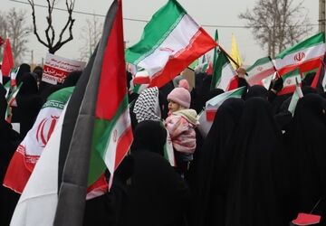 حضور پرشور مردم مقاوم کرج در راهپیمایی علیه رژیم کودک‌کوش اسرائیل