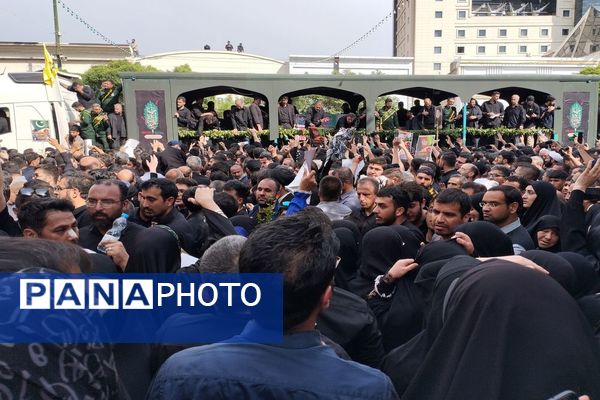 وداع تاریخی مشهدی‌ها با خادم‌الرضا؛ شهید جمهور