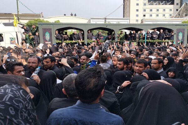 وداع تاریخی مشهدی‌ها با خادم‌الرضا؛ شهید جمهور