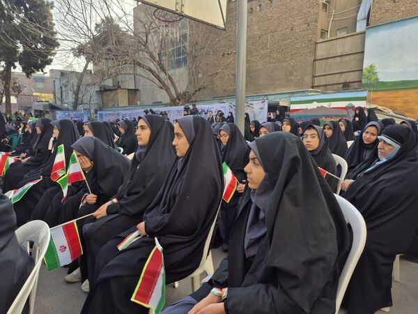 صدای انقلاب طنین انداز شد