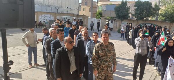 حضور پرشور دانش‌آموزان رای اولی شهرستان چرداول در انتخابات ریاست جمهوری