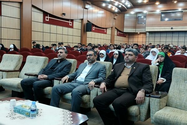 آبین بدرقه ۵۲ دانش‌آموز عمره‌گذار 