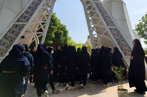 هفته مشاغل و بازدید دانش‌آموزان ناحیه 4 شیراز از دانشگاه فرهنگیان 