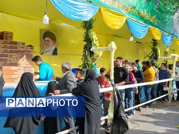 موکب بزرگ شرکت نان قدس رضوی در روز شریف ولادت امام رضا (ع)