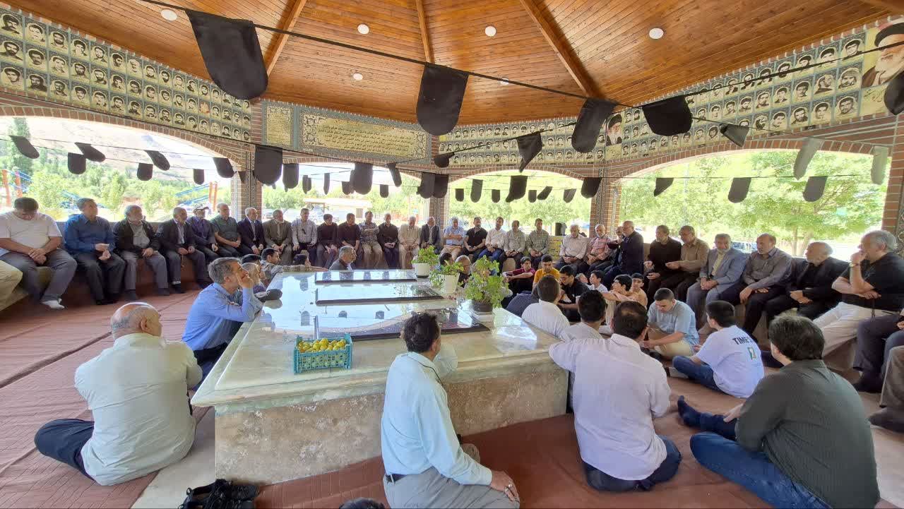 تجدید میثاق قاریان قرآن و اهالی بلده با شهدای گمنام