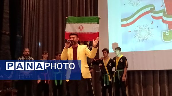 جشن یوم الله 22 بهمن در فرهنگسرای سیمرغ نیشابور