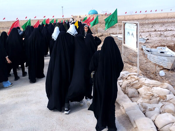 اعزام آخرین گروه از دختران دانش‌آموز ناحیه یک قم به اردوی راهیان نور