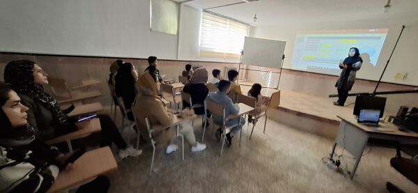 کارگاه آموزشی آمادگی مسابقه سلول‌های بنیادی با حضور دانش‌آموزان دبستان ملاصدرا در پژوهش سرای دکتر حسابی 