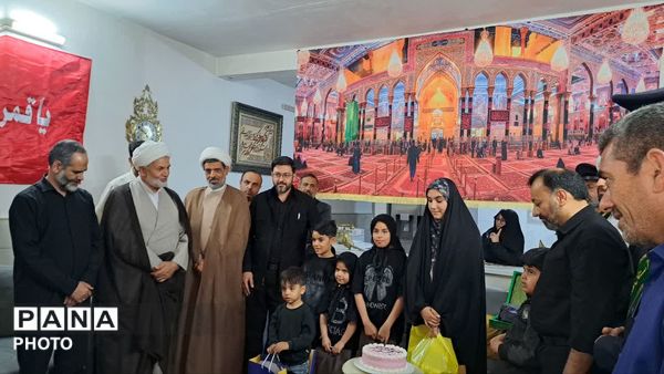 دیدار مسئولان قم با خانواده شهید محمد وزینی اکبر