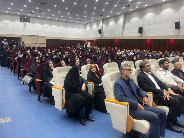 همایش مدیران مدارس دولتی و غیر دولتی آموزش و پرورش منطقه ۴ تهران