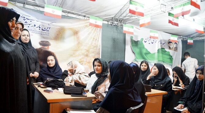 معلمان جانفدا برای دانش‌آموزان 