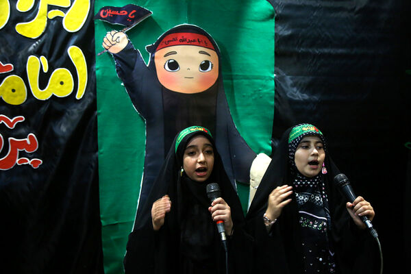 عزاداری کودکان هیات «زیر گنبد طلا» برای دختر سه ساله امام حسین(ع)