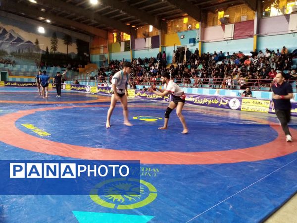 رقابت ۳۵۰ کشتی گیر در تربت جام 