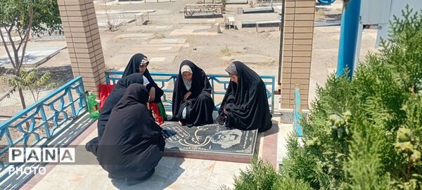 تجدید بیعت بانوان روستای سنگان با آرمان‌های شهدا