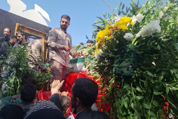 مراسم تشییع پیکر سردار شهید غلامحسین غیب پرور