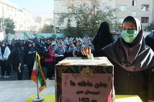  جشن عاطفه ها در دبیرستان های هدی و مشکات