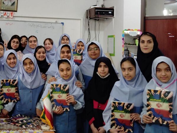 گرامیداشت روز کتاب و کتابخوانی در دبستان دخترانه هیأت امنایی بهار دانش 