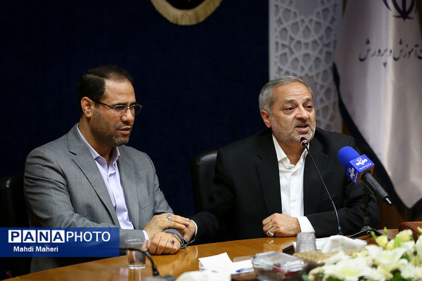 اولین نشست صمیمی وزیر آموزش و پرورش دولت چهاردهم با اعضای شورای معاونان