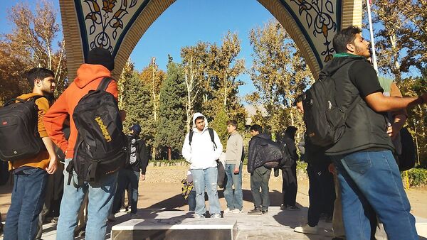 غبارروبی مزار مزار شهید دانش آموز اردوگاه شهید رجایی باغرود