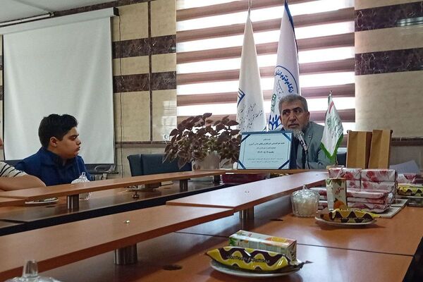 تقدیر از دانش‌آموز خبرنگاران فعال پانا در مراسم روز خبرنگار در شهرستان فیروزکوه