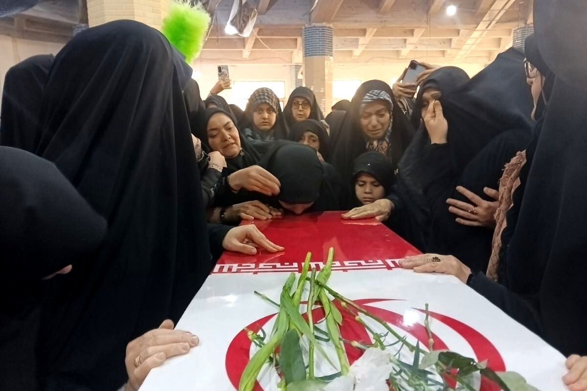 حضور شهید گمنام، حال‌وهوای نماز جمعه را متحول کرد