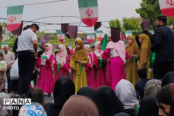 همایش مادر و دختری جان فدا در بهارستان دو