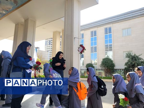 دبستان مصلی نژاد حضرت زینب میزبان مراسم آغاز سال تحصیلی شد