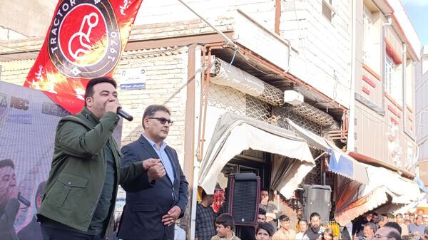 ملکان در پرتو هنر و معنویت؛ جشن میلاد امام رضا (ع) در بازار نوسازی شده