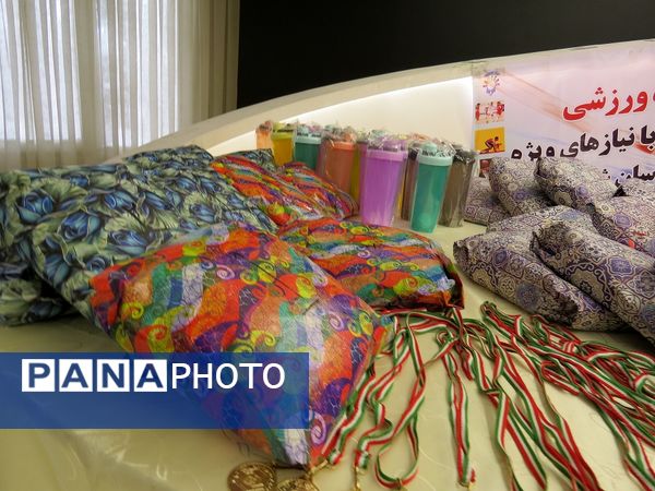 تقدیر از دانش‌آموزان استثنایی جشنواره ورزشی در بجنورد