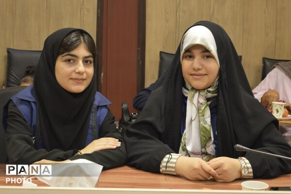 آیین تجلیل از نخبگان پرورشی در بهارستان‌دو
