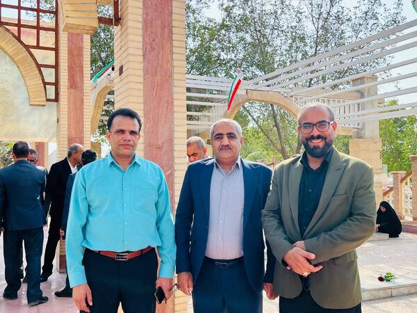 گلزار شهداء ؛ میزبان مسئولان شهرستان عنبرآباد همزمان با آغاز هفته دفاع مقدس