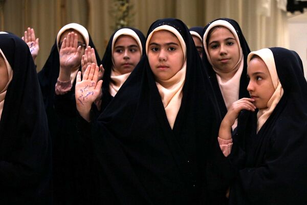 آیین بزرگداشت روز معلم ویژه معلمان و فرهنگیان ناحیه۲ بهارستان