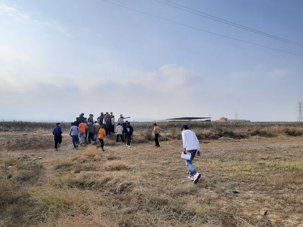 بازدید دانش‌آموزان دبیرستان نمونه دولتی پژوهش آشخانه از محوطه تاریخی ریوی